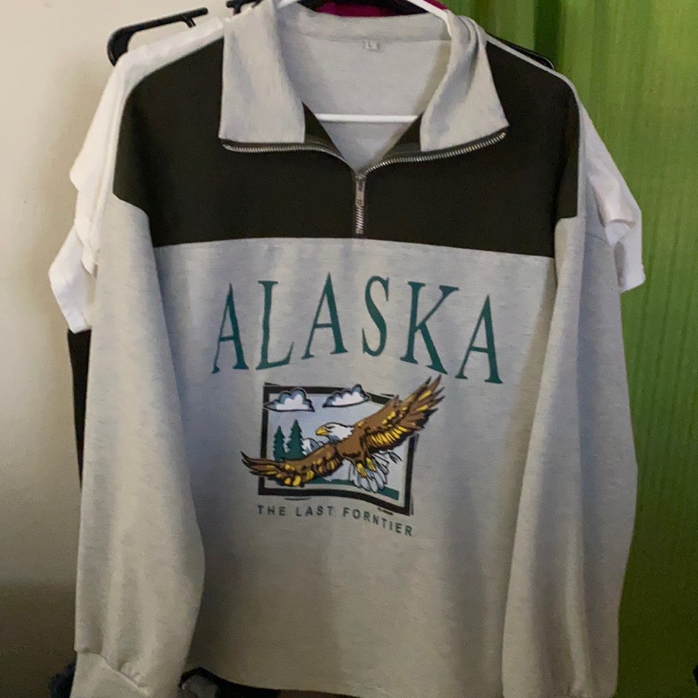 Sweatshirt